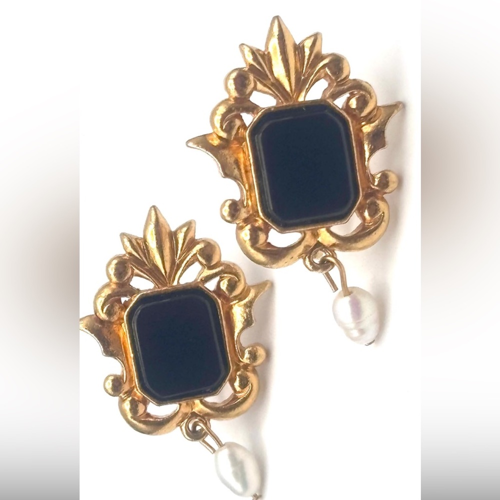 Elegant Gold and Black Earrings with Pearl Accent